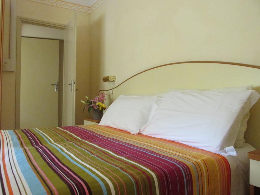 Hotel Helvetia Milano Marittima Rum bild