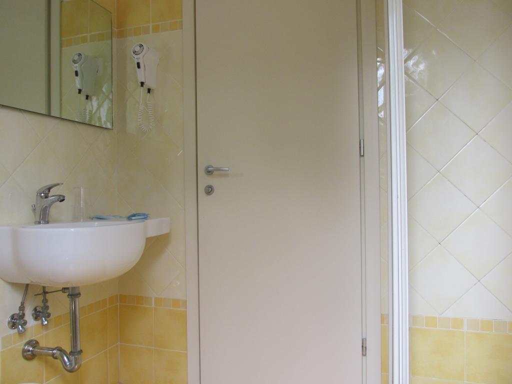 Hotel Helvetia Milano Marittima Rum bild