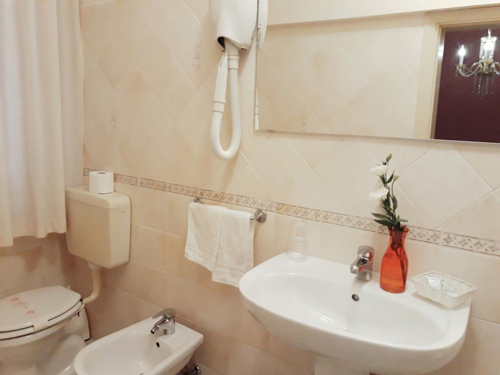 Hotel Helvetia Milano Marittima Exteriör bild