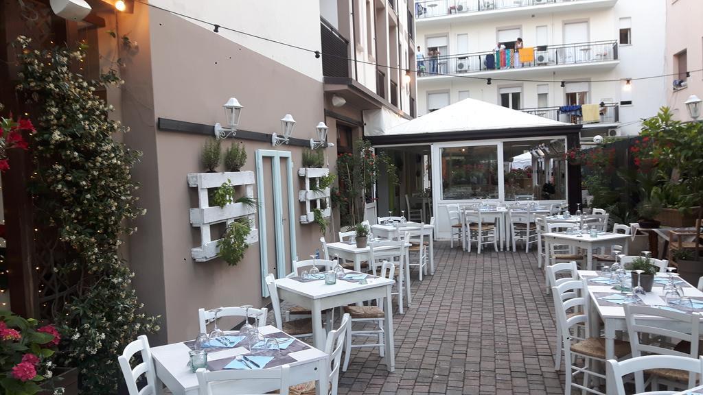 Hotel Helvetia Milano Marittima Exteriör bild