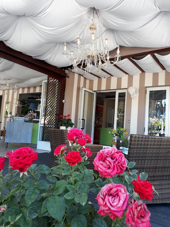 Hotel Helvetia Milano Marittima Exteriör bild