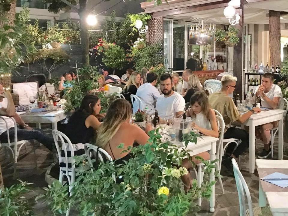 Hotel Helvetia Milano Marittima Exteriör bild